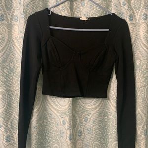 Long sleeve crop top